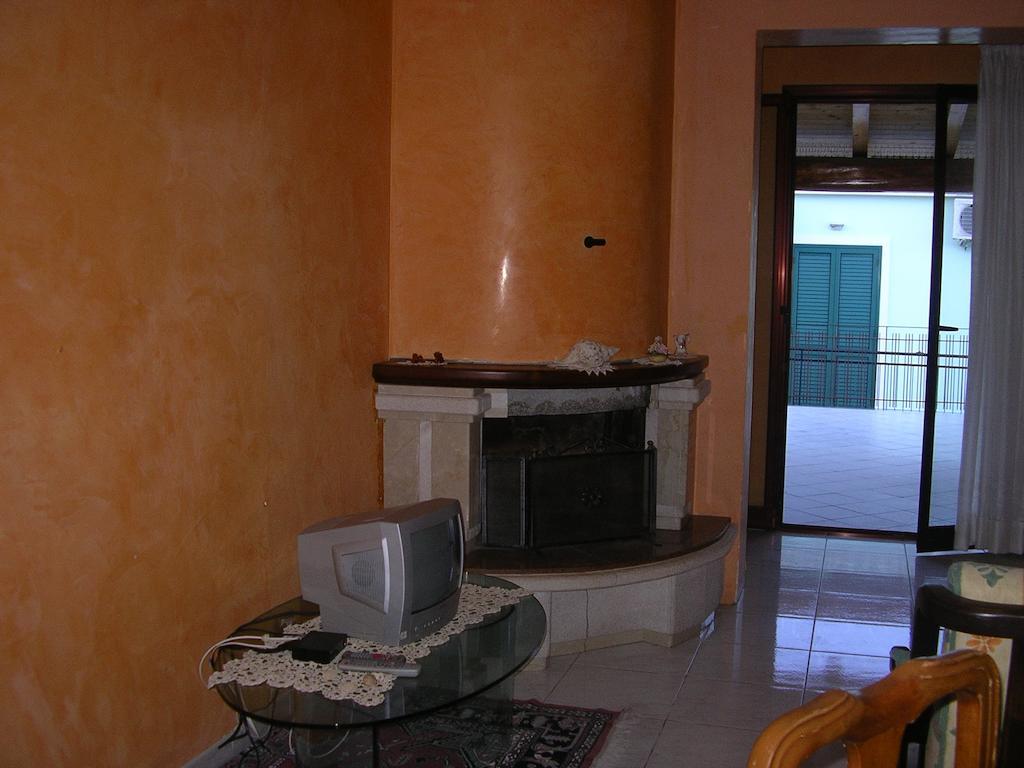 Terrazza Sul Mare Apartment Gioiosa Marea Exterior foto