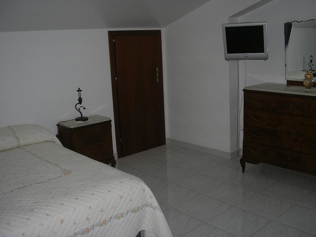 Terrazza Sul Mare Apartment Gioiosa Marea Cameră foto